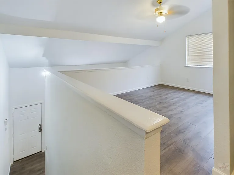 2124 Burton Dr #140 — Photo 13