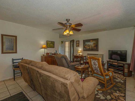 3rd image of 4685 E Gloria Dr