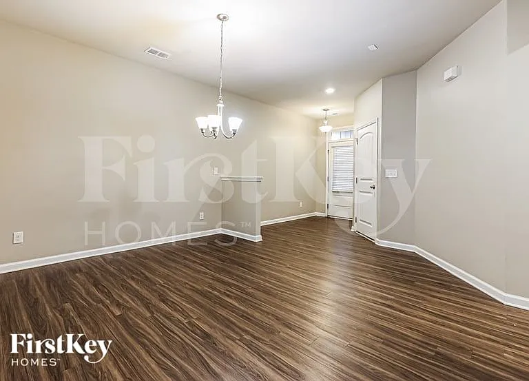 3172 Baylor Cir — Photo 4