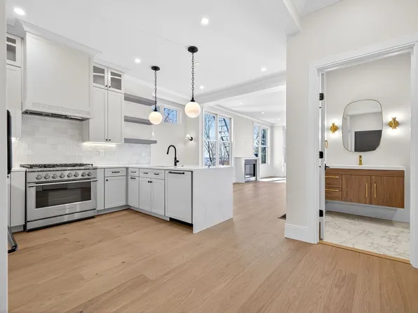 427 E 6th St Floor 1, Boston, MA 02127