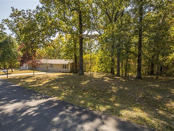 4th image of 6 Winsford Ln