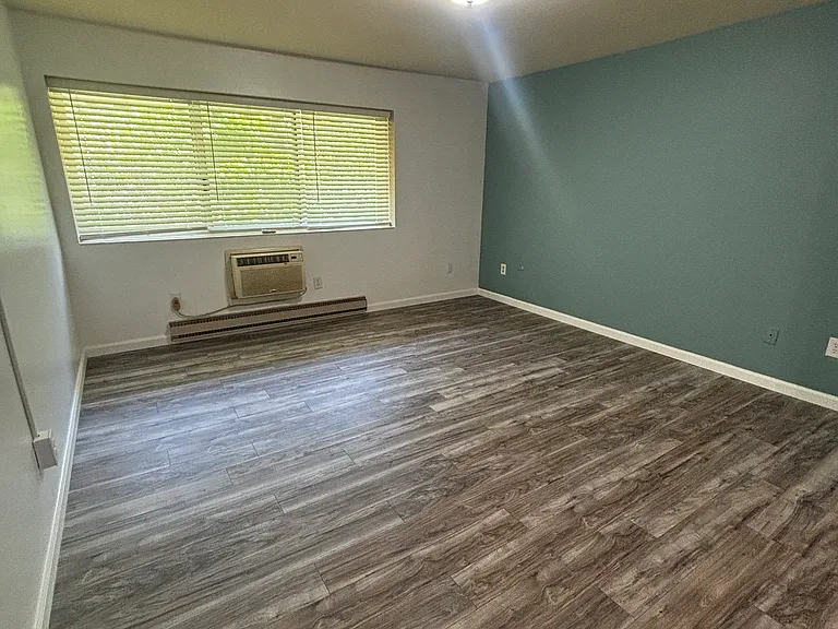 756 W Kilgore Rd #304 — Photo 8