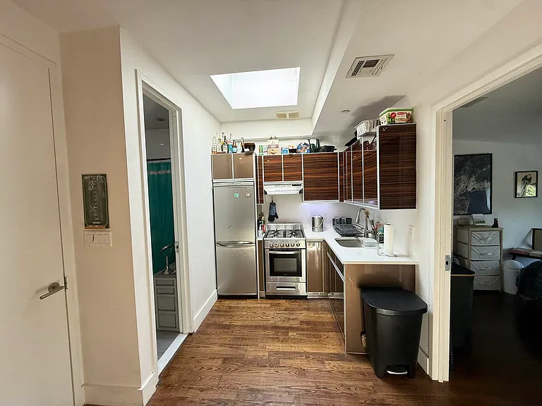 1072 Bergen St #4F — Photo 4