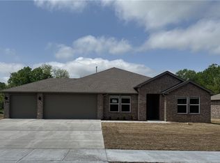 562 Terrace Ave, Prairie Grove, AR 72753