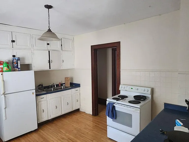 1322 5th St NE #2 — Photo 6
