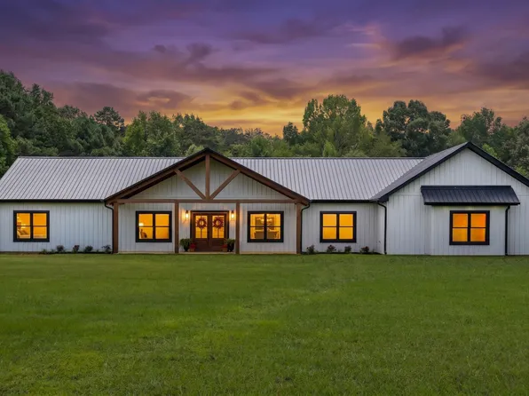 814 County Road 1367, Vinemont, AL 35179