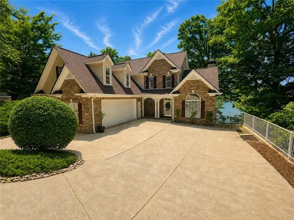 6183 Cardinal Dr, Gainesville, GA 30506