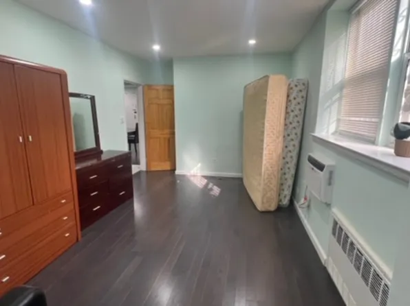 390 Rugby Road image 5 of 29