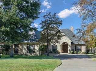 316 Saint Andrews Dr, Mabank, TX 75156