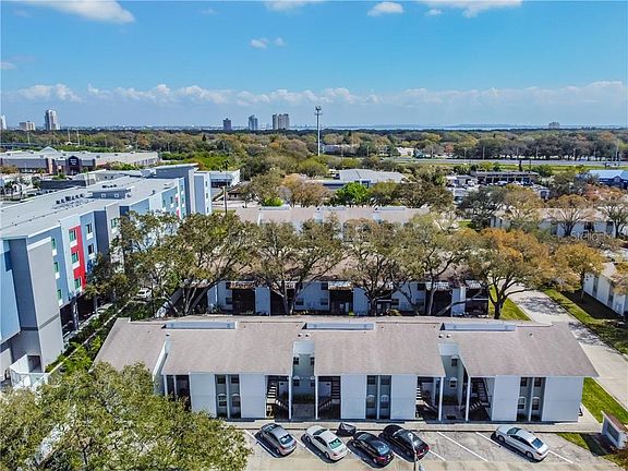 4th image of 3805 N Oak Dr Unit C21