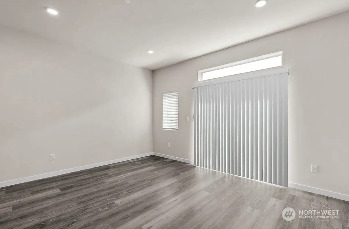 3 bed, 1548 sqft, $3,800 — Photo 3