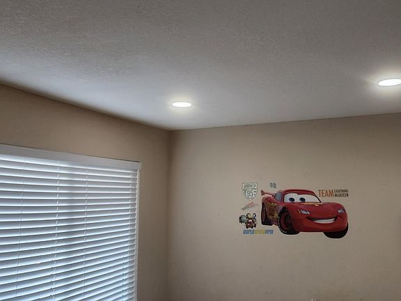 2nd image of 4468 Del Valle Pkwy