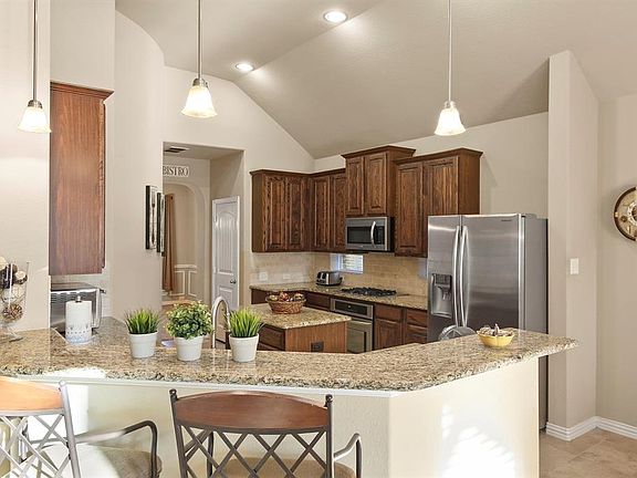 4th image of 2436 Elm Valley Dr