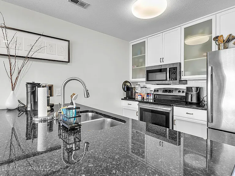 100 Harbor Pl #303 — Photo 14