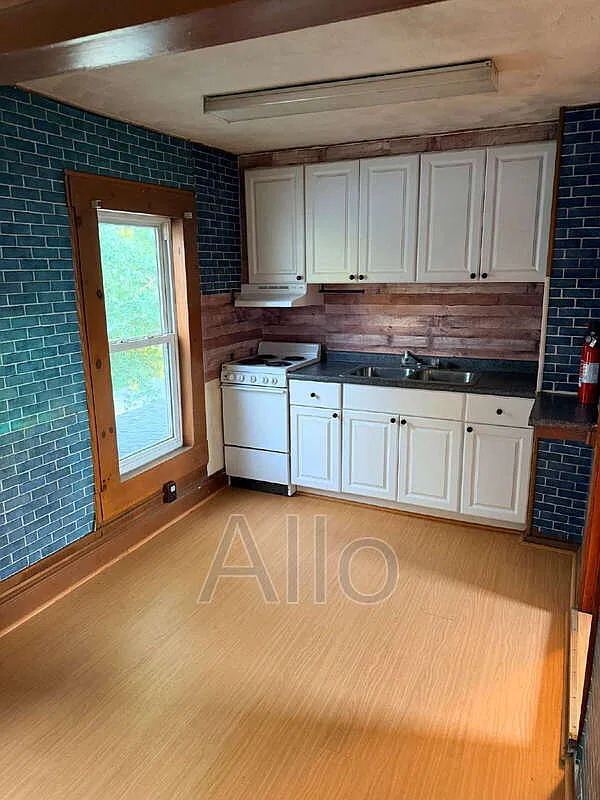 1 bed, 1.0 bath, 700 sqft, $1,250 — Photo 2