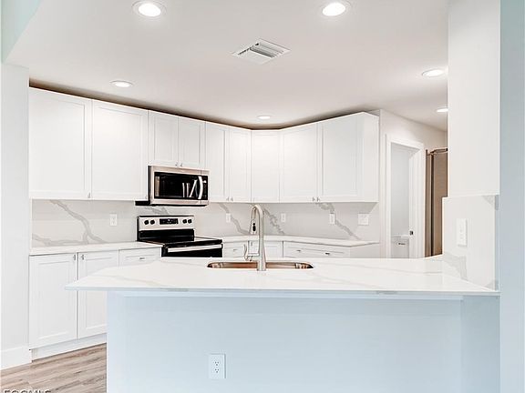 3rd image of 4610 SW 9th Place Cpe