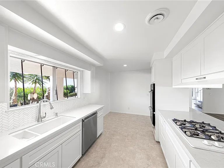 308 E Avenida Cordoba — Photo 12