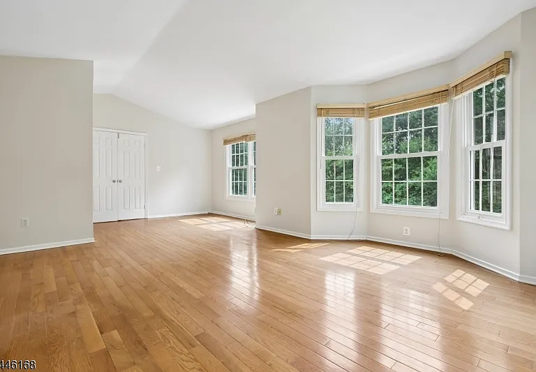 85 Laurelwood Ct — Photo 21