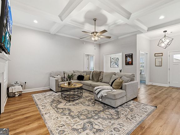 4th image of 213 Otters Ridge Dr