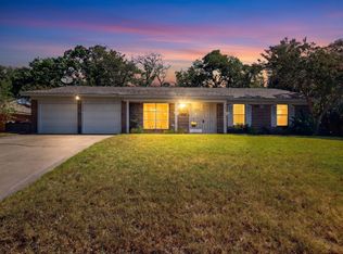 4513 Blue Lake Ct, Fort Worth, TX 76103