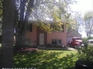 230 Woodland Dr, Owatonna, MN 55060