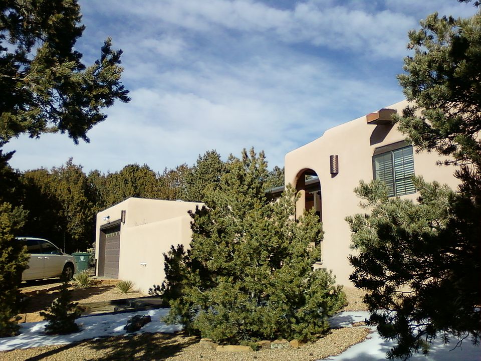 1st image of 305 Calle Estado