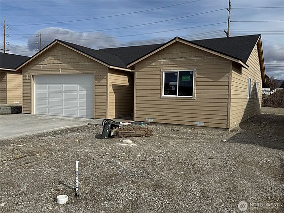 2nd image of 2476 Noah Street SE