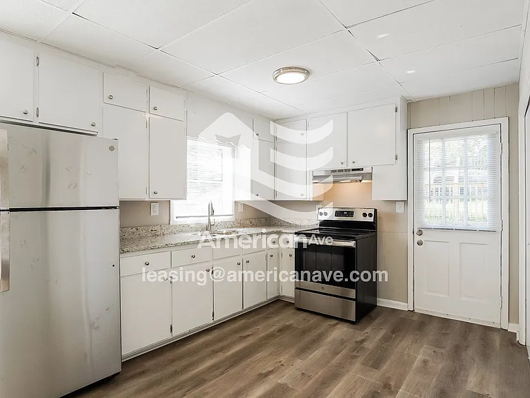 1548447_005_wm_-_kitchen_12972352.jpg