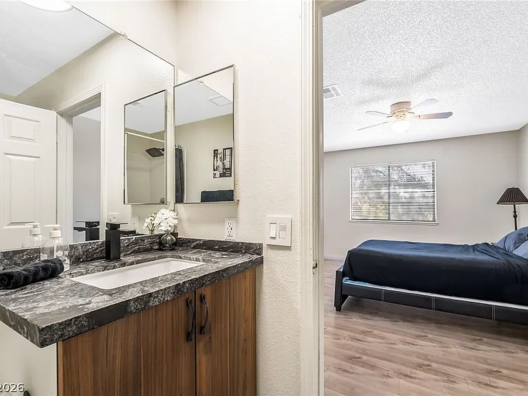 5576 W Rochelle Ave #43C — Photo 19