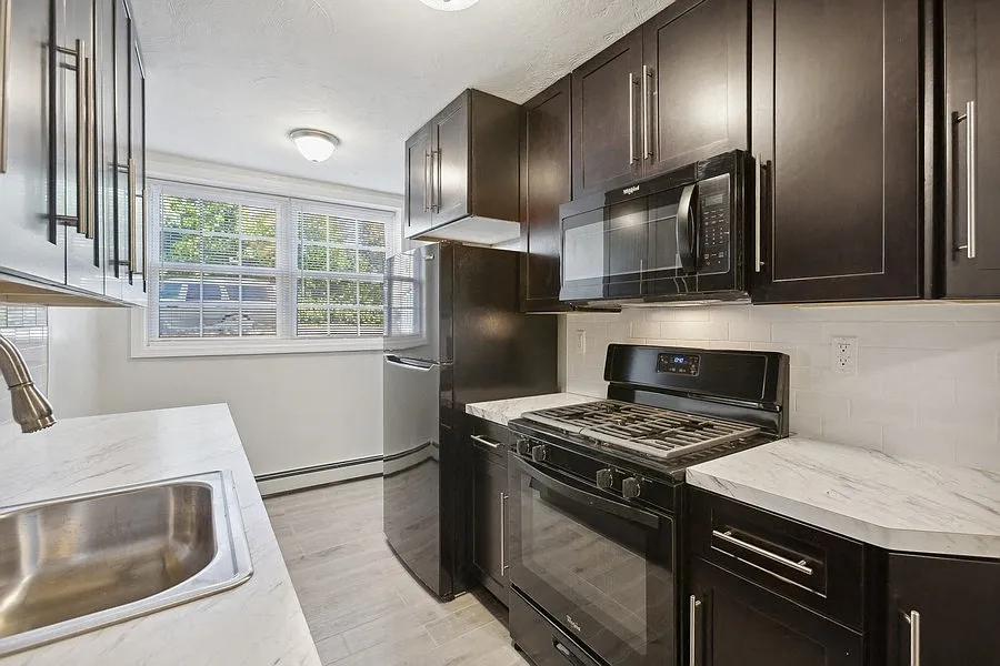 86 Hillyer Street Apartments — Photo 3