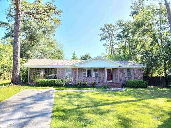 616 Highland Ave, Flomaton, AL 36441