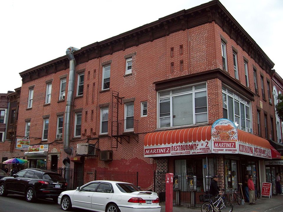 3 STORES/3 APT'S