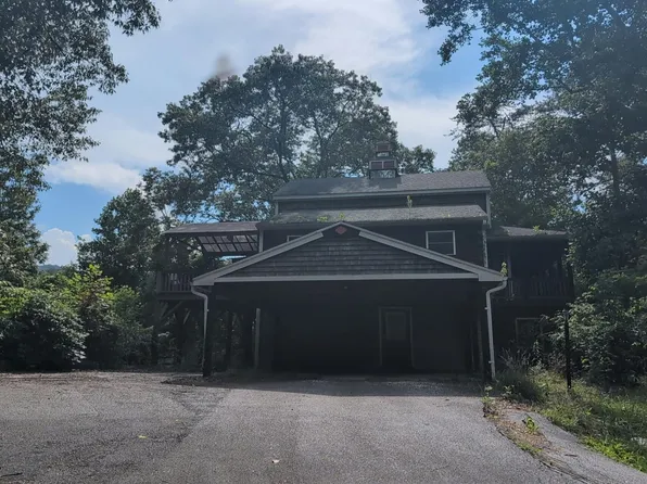 2812 Rose Creek Rd, Franklin, NC 28734
