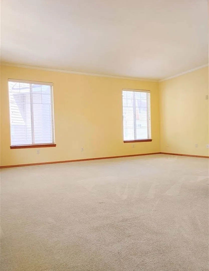 Spacious 3 Bedroom 2.5 Bath Condo Located in Cle Elum! — Photo 2