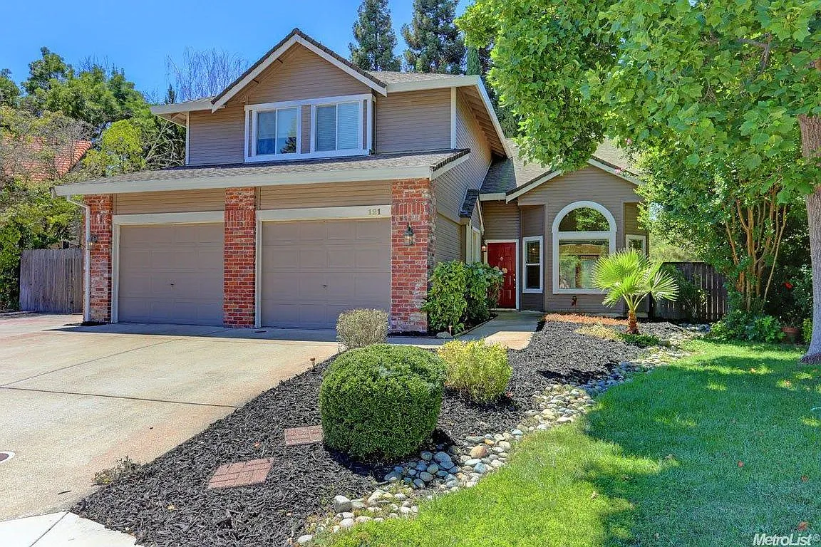 121 Seergreen Way photo 1