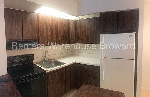 1st image of 445 NW 210th St APT 101