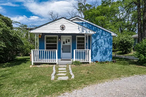905 Thomas Ave #A Photo 1