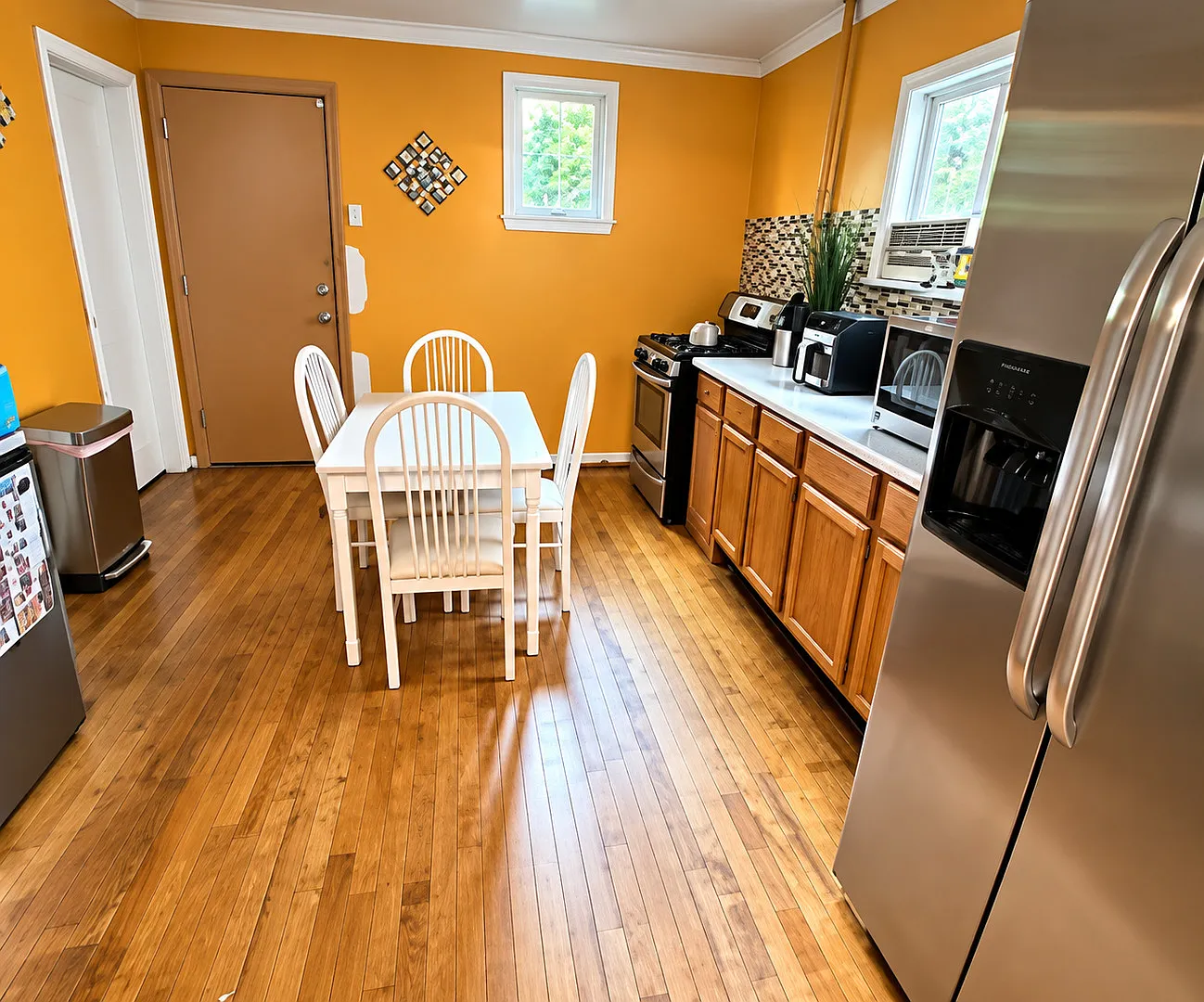 3 bed, 1200 sqft, $4,000 — Photo 4