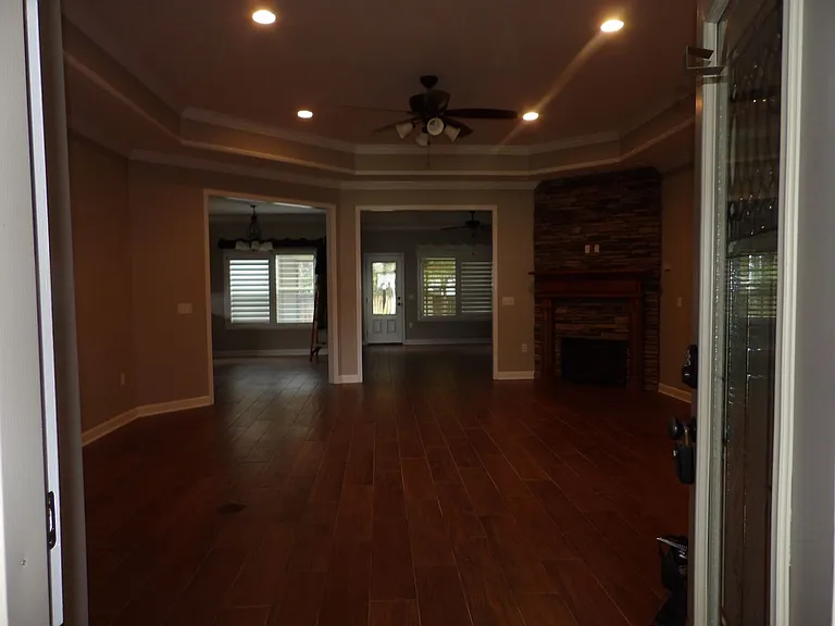 600 S Oak Ridge Dr — Photo 2