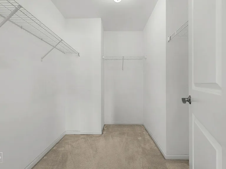 821 W Chase Ln — Photo 19