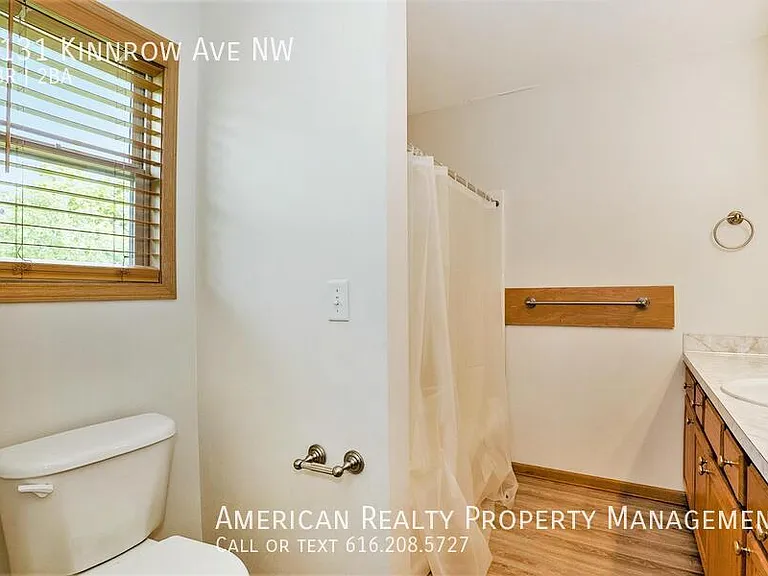 2131 Kinnrow Ave NW — Photo 10