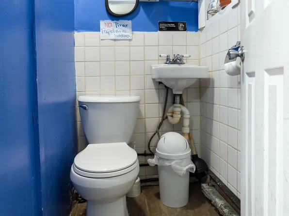 936 Seneca Avenue image 4 of 11