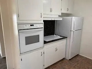 1115 Village Dr #5 — Photo 3