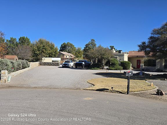 2nd image of 150 Horseshoe Cir