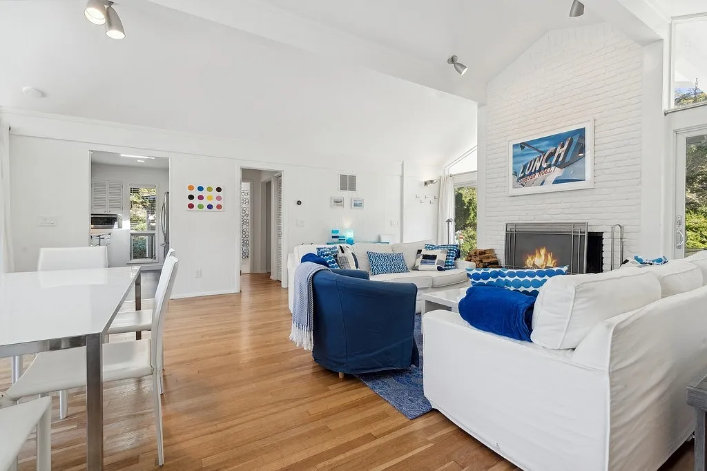 Renovated Amagansett Dunes-half Block to Ocean — Photo 4