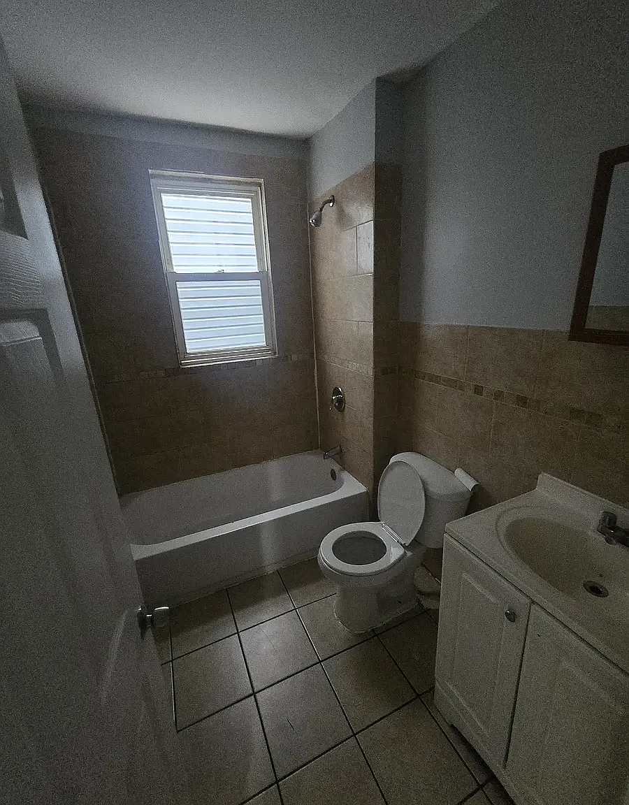 3 bed, $1,950 — Photo 3