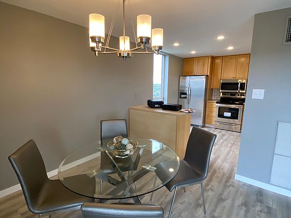 2nd image of 480 S Marion Pkwy #11