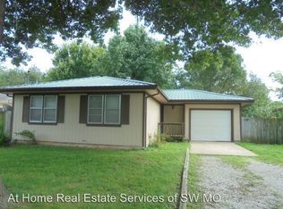 3410 W Maple Dr, Springfield, MO 65807