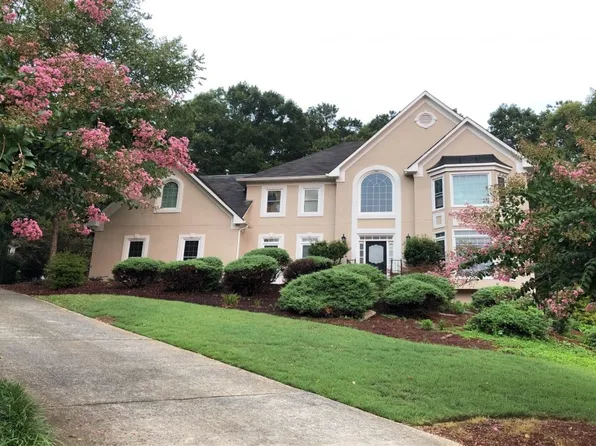 225 Lochland Cir, Roswell, GA 30075