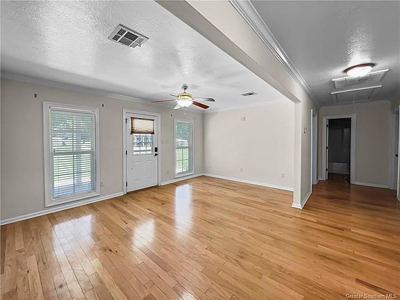 5th image of 1475 Vassar Ln